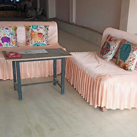 Oyo Hotel Radhe Krishna Marriage Hall Lucknow Dış mekan fotoğraf